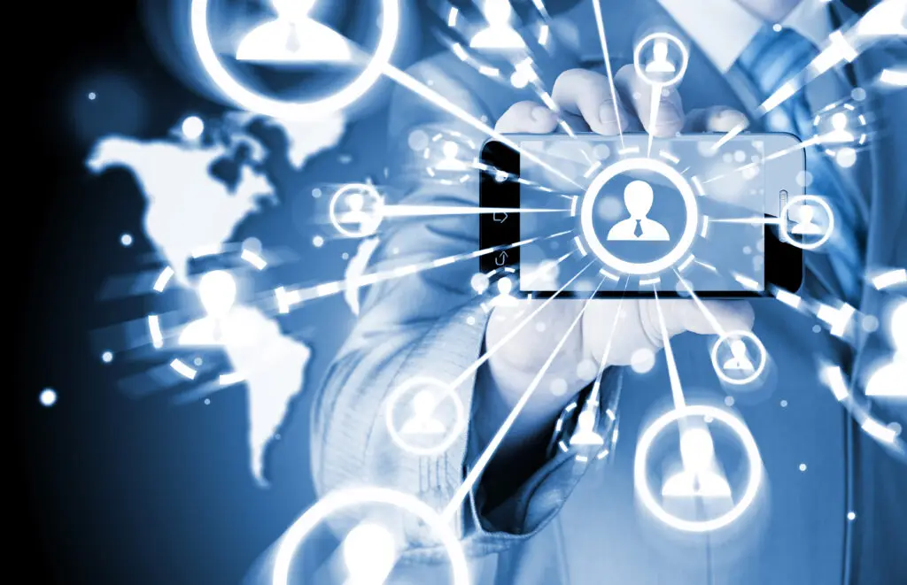 business,hand,holding,a,phone,show,the,social,network